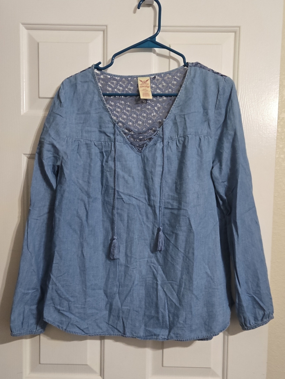 Faded Glory Light Blue Long-Sleeve Peasant Tunic with Crochet V-Neck